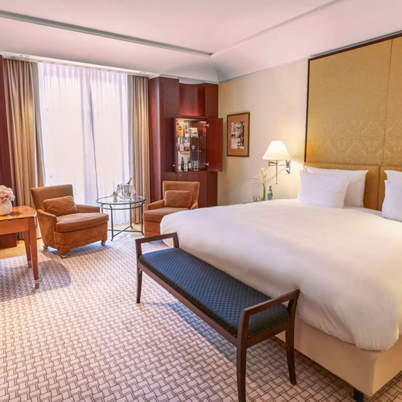 Deluxe Room - 1 Queen Bed