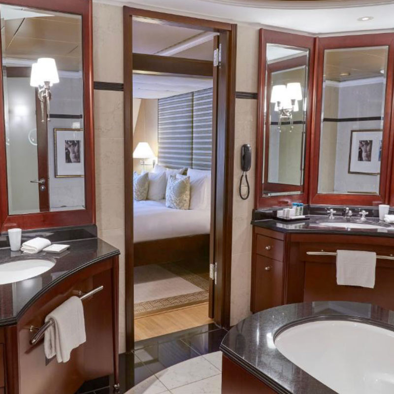 Brandenburg Gate Deluxe  Suite