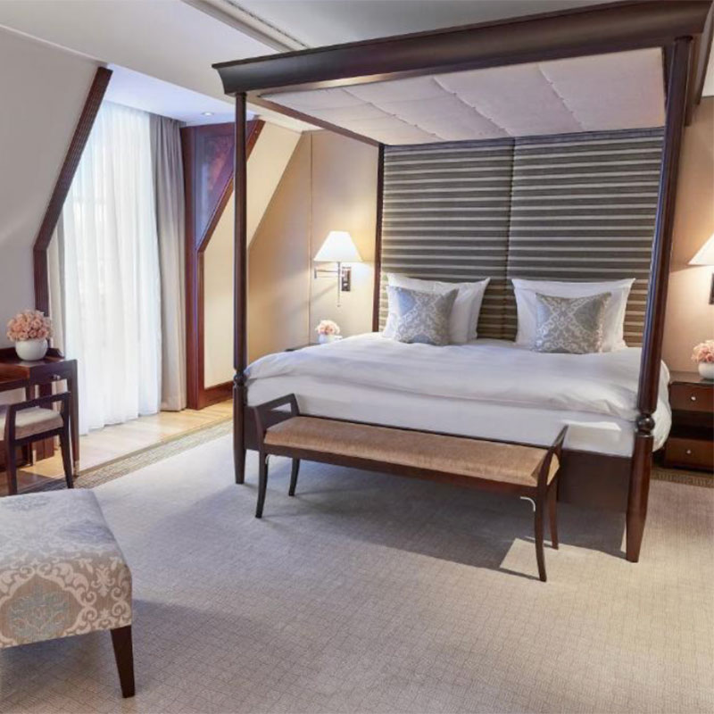 Brandenburg Gate Deluxe  Suite