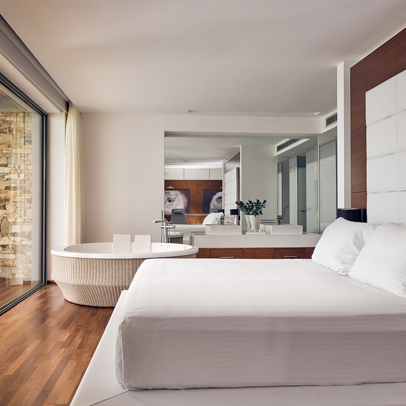ROYAL GRAND SUITE SEA VIEW PRIVATE POOL