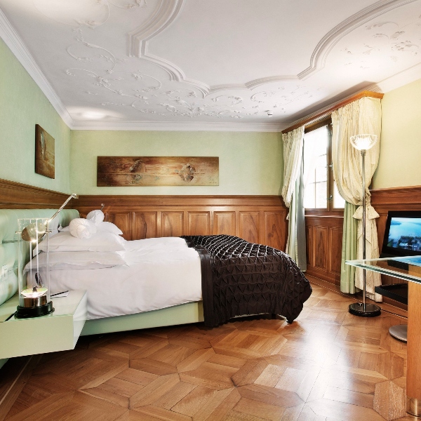 Courtyard Suite with Spa Shower