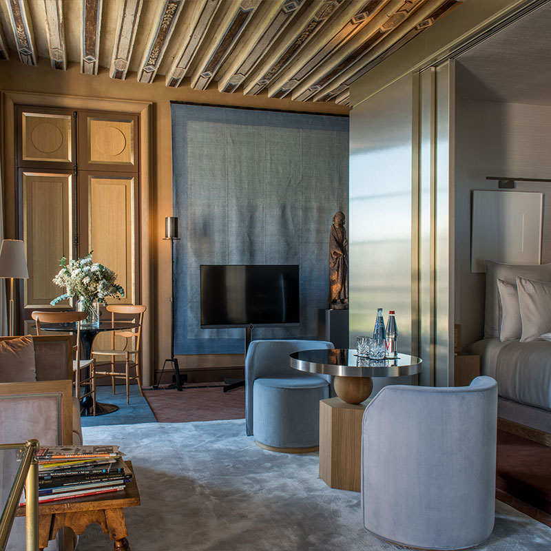 Deluxe Suite