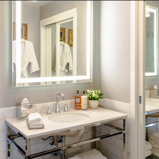 Premier King Suite with Balcony