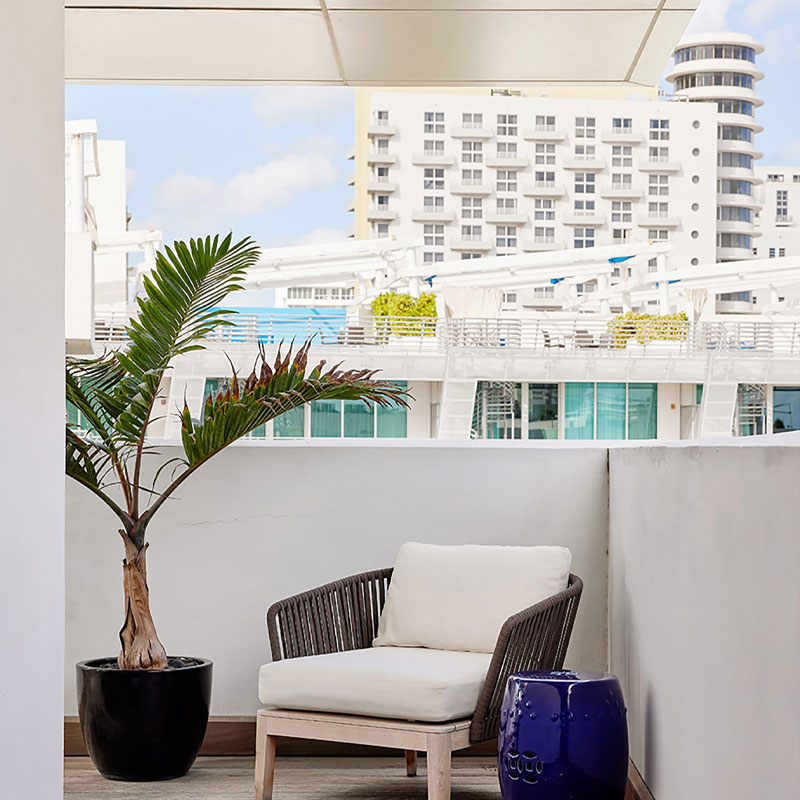 Betsy Balcony Suite