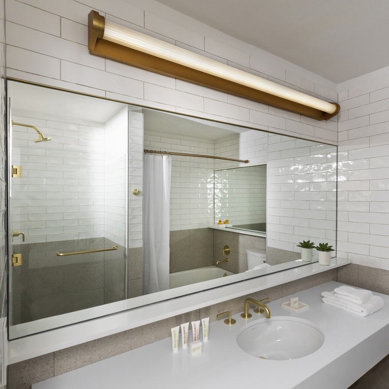 Corner Suite