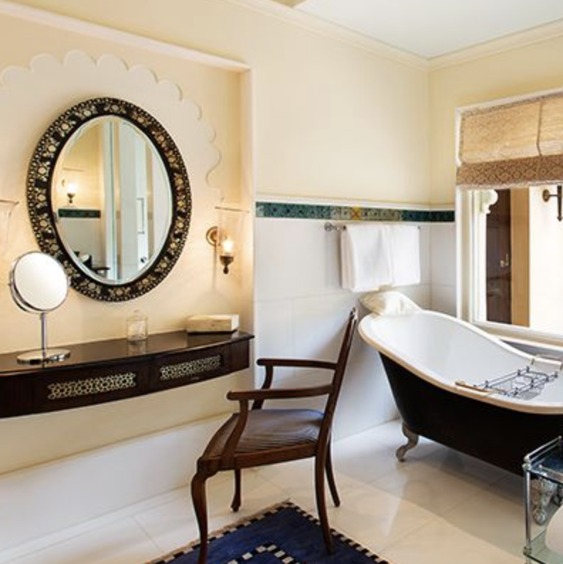 Premier Pool View Room Twin
