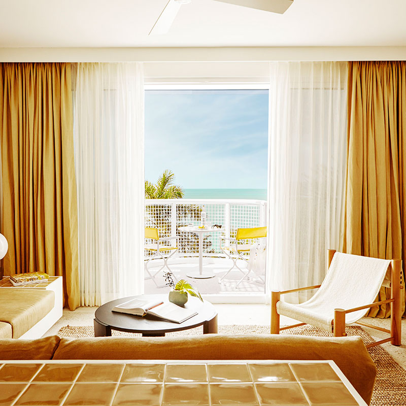 One Bedroom Oceanfacing Penthouse Suite