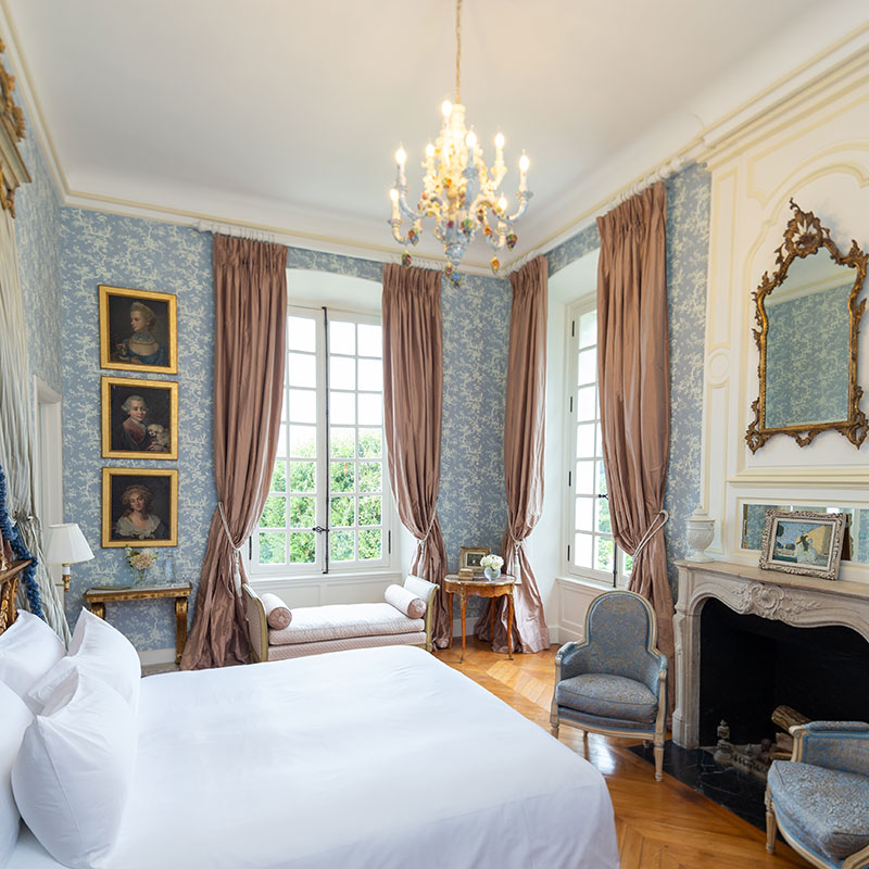 Corner King Room Garden View