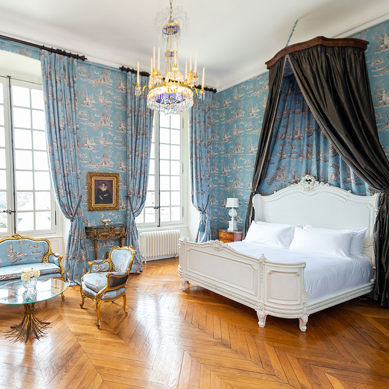King Suite Village View