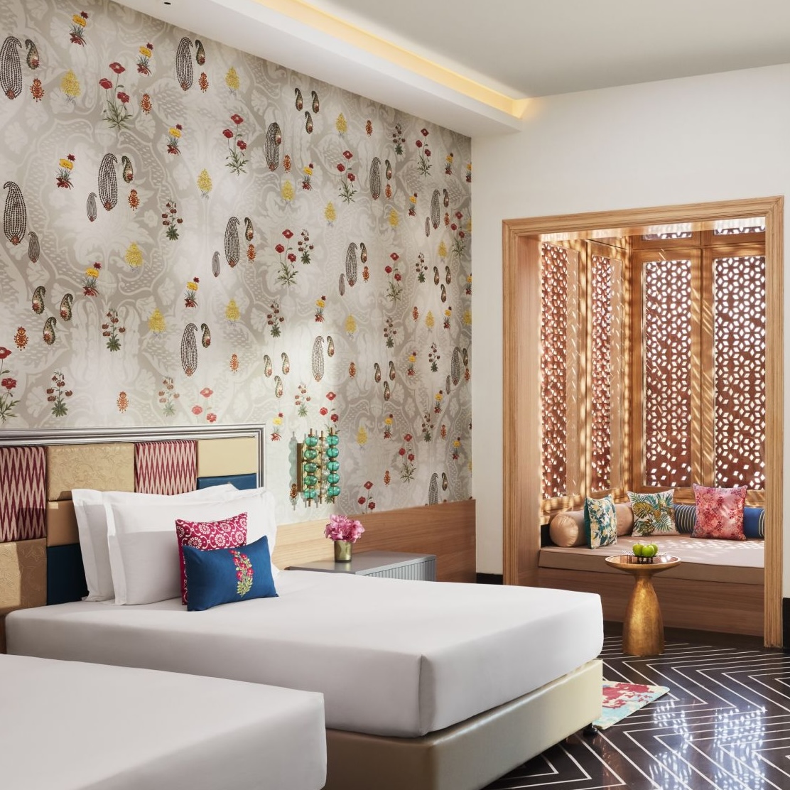 Luxury Room Twin Bed with Bathtub