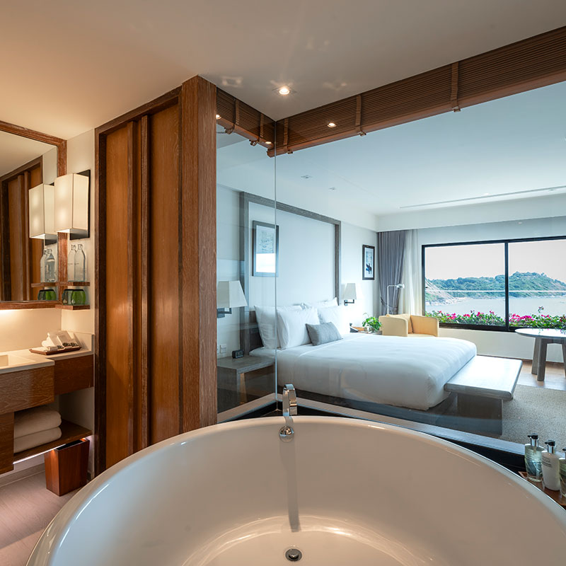 Royal Ocean View Suite
