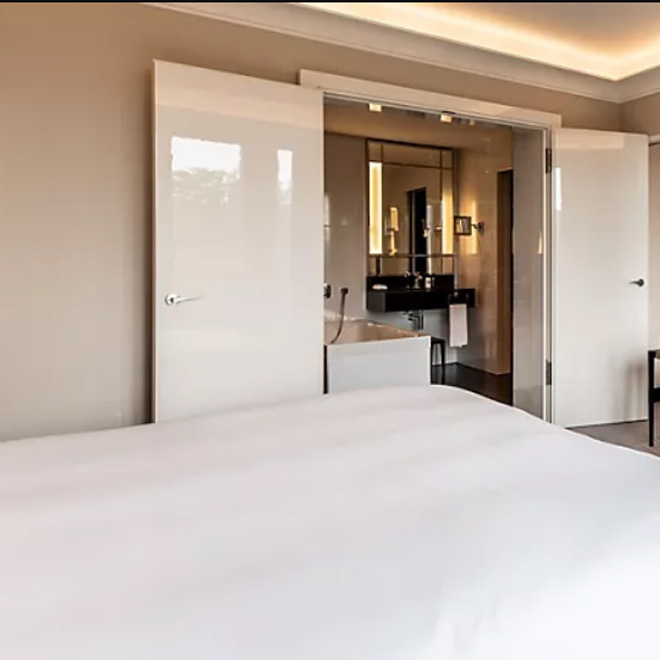 Prestige Suite - 1 King Bed
