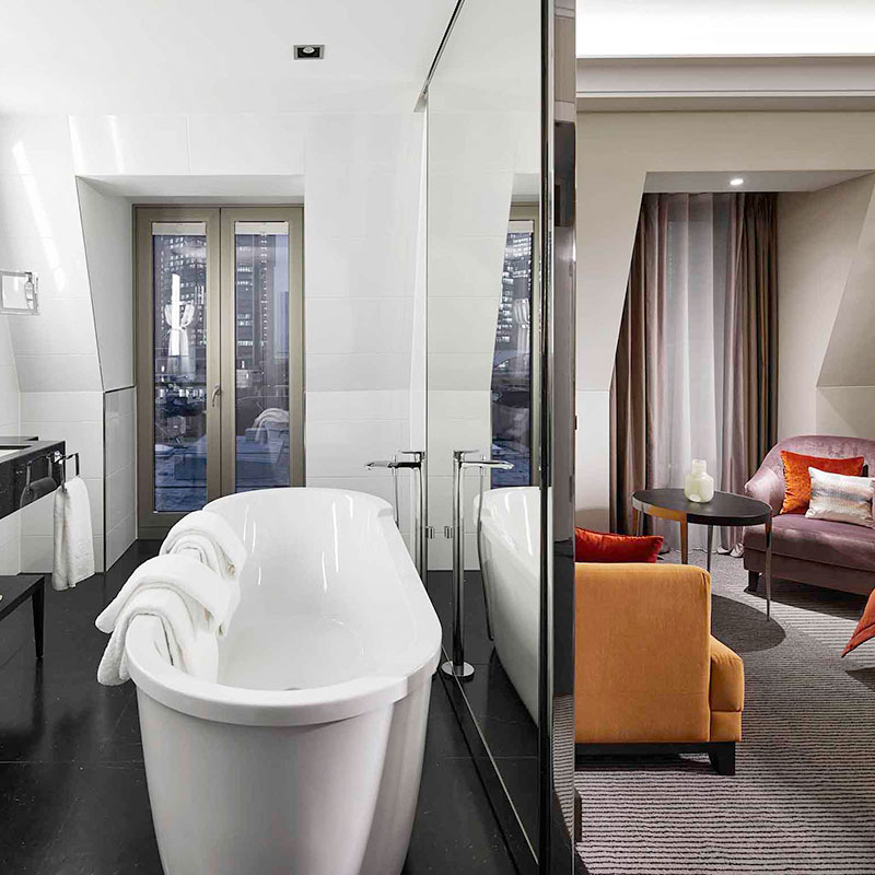 Opera Suite - 1 King Bed, High Floor