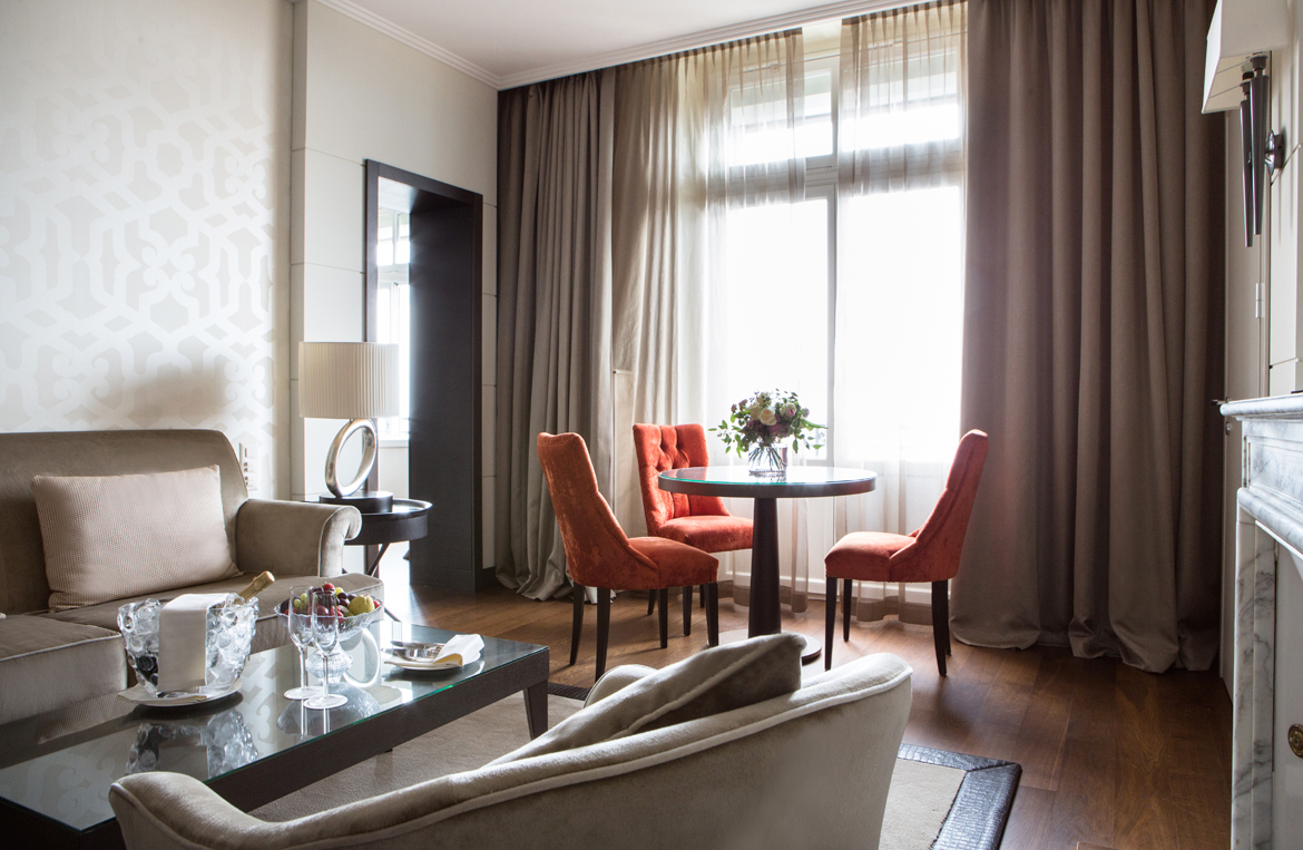 Suite - Lake View