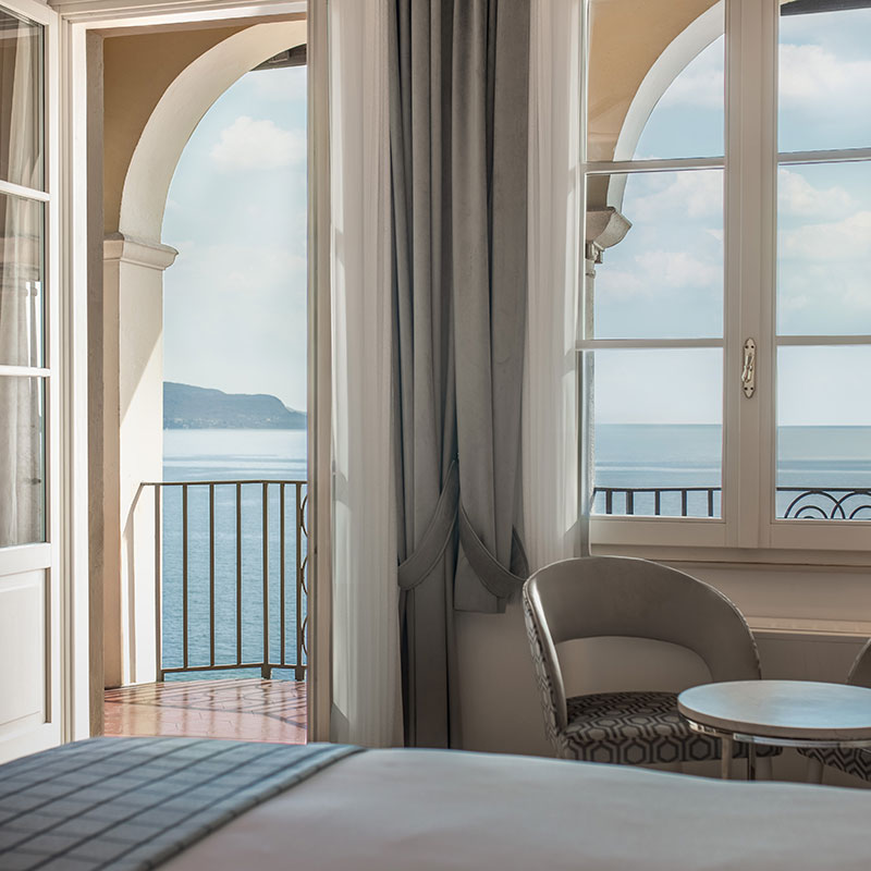 Deluxe Room Lake View 