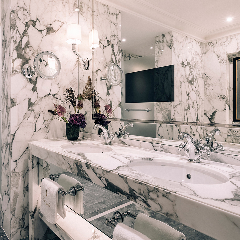 Signature Suite