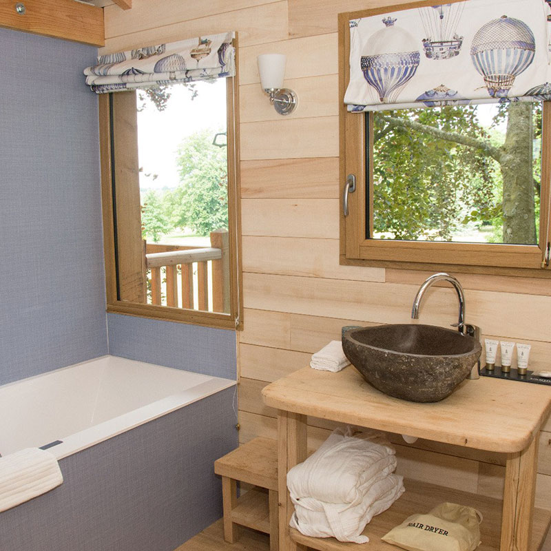 Deluxe Tree House