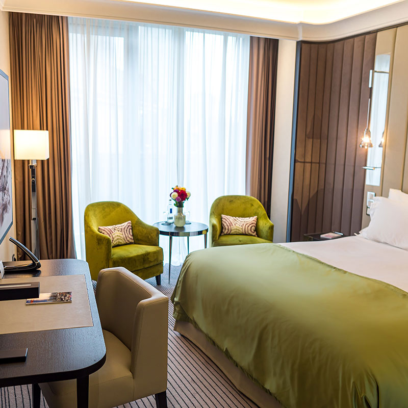 Classic Room - 1 Queen Bed 