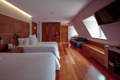 Traditional Suite