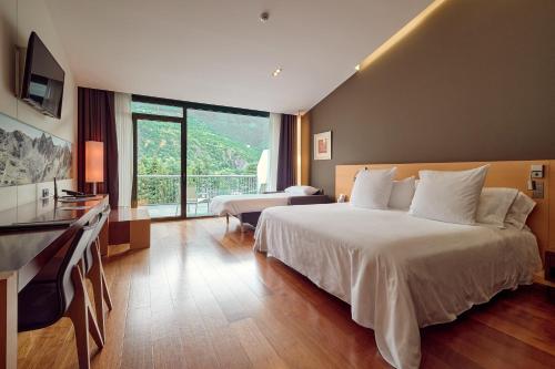 Park Suite (2 Adults + 1 Child)
