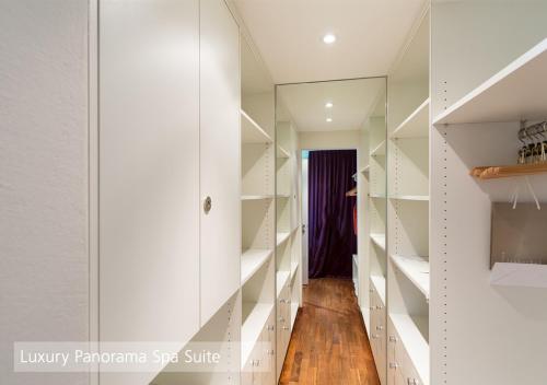 Luxury Panorama Spa Suite 