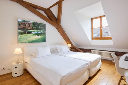 Art Double Room