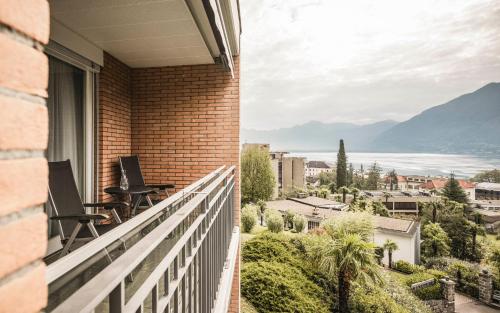 Suite with Balcony and Lake View