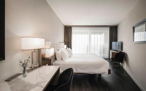 Superior Chic Double or Twin Room with Balcony and Lake View