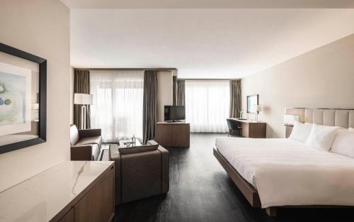 Junior Suite with Balcony and Lake View