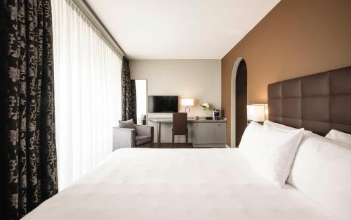  Panorama Deluxe Double or Twin Room with Balcony and Lake View