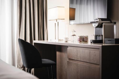  Panorama Deluxe Double or Twin Room with Balcony and Lake View
