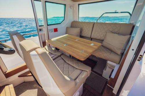 Luxury Motor Yacht 