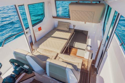 Luxury Motor Yacht 