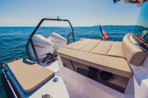 Luxury Motor Yacht 