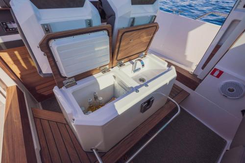 Luxury Motor Yacht 
