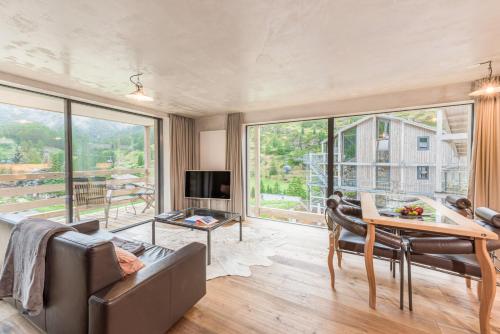 Family Room with Matterhorn View
