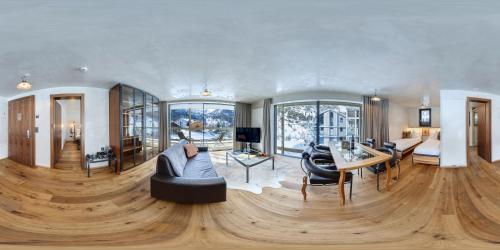 Family Room with Matterhorn View