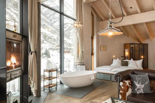 Matterhorn Roof Suite with Matterhorn View House A