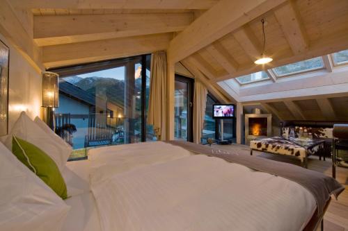 Dom Roof Suite with Matterhorn View House B