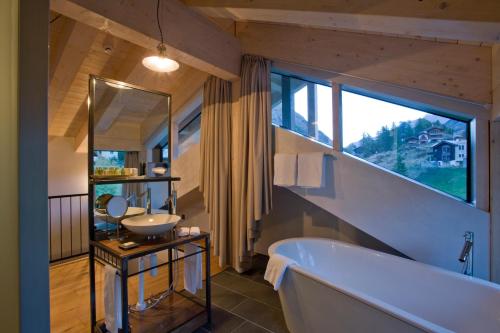 Dom Roof Suite with Matterhorn View House B