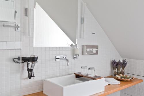 Small Suite