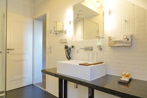 Small Suite