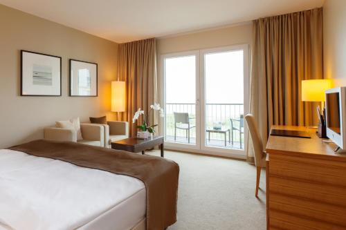 Easter Offer - Deluxe Double Room with Side Sea View