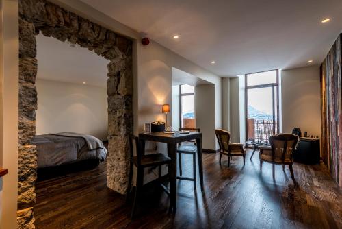 Double Room with Lake View and Balcony