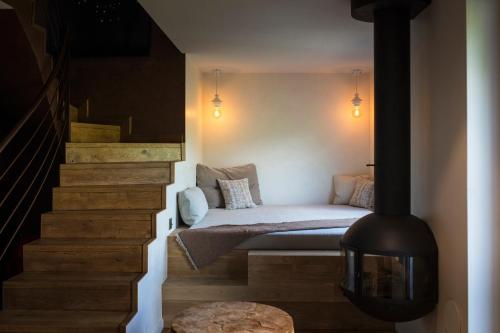 Double Room with Mountain View and Balcony