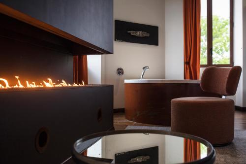 Triple Room with Lake View and Fireplace