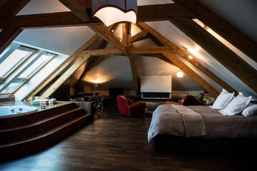 Double Room with balneo bath and City View