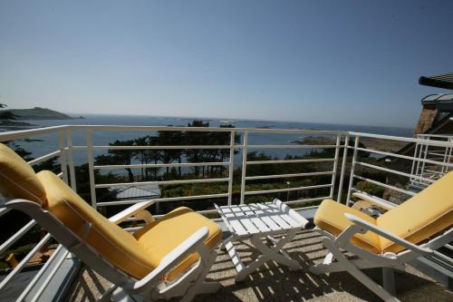 Deluxe Double or Twin Room with Sea View