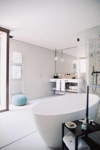 Deluxe Suite with Access to the Spa