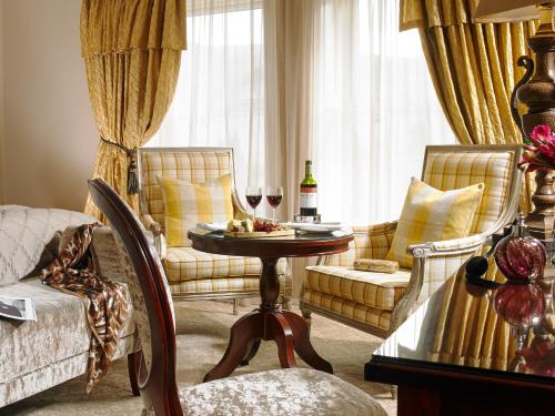 Superior King Room 